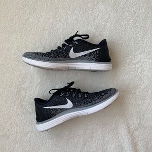 Nike Tennis Shoes